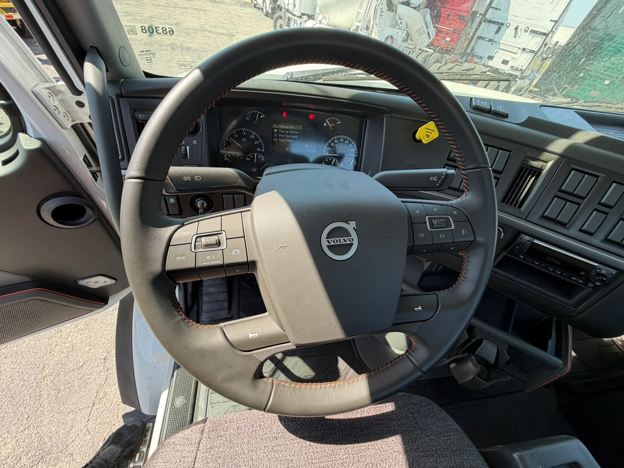 2026 Volvo VHD 300 in Fort Worth, TX — photo 9