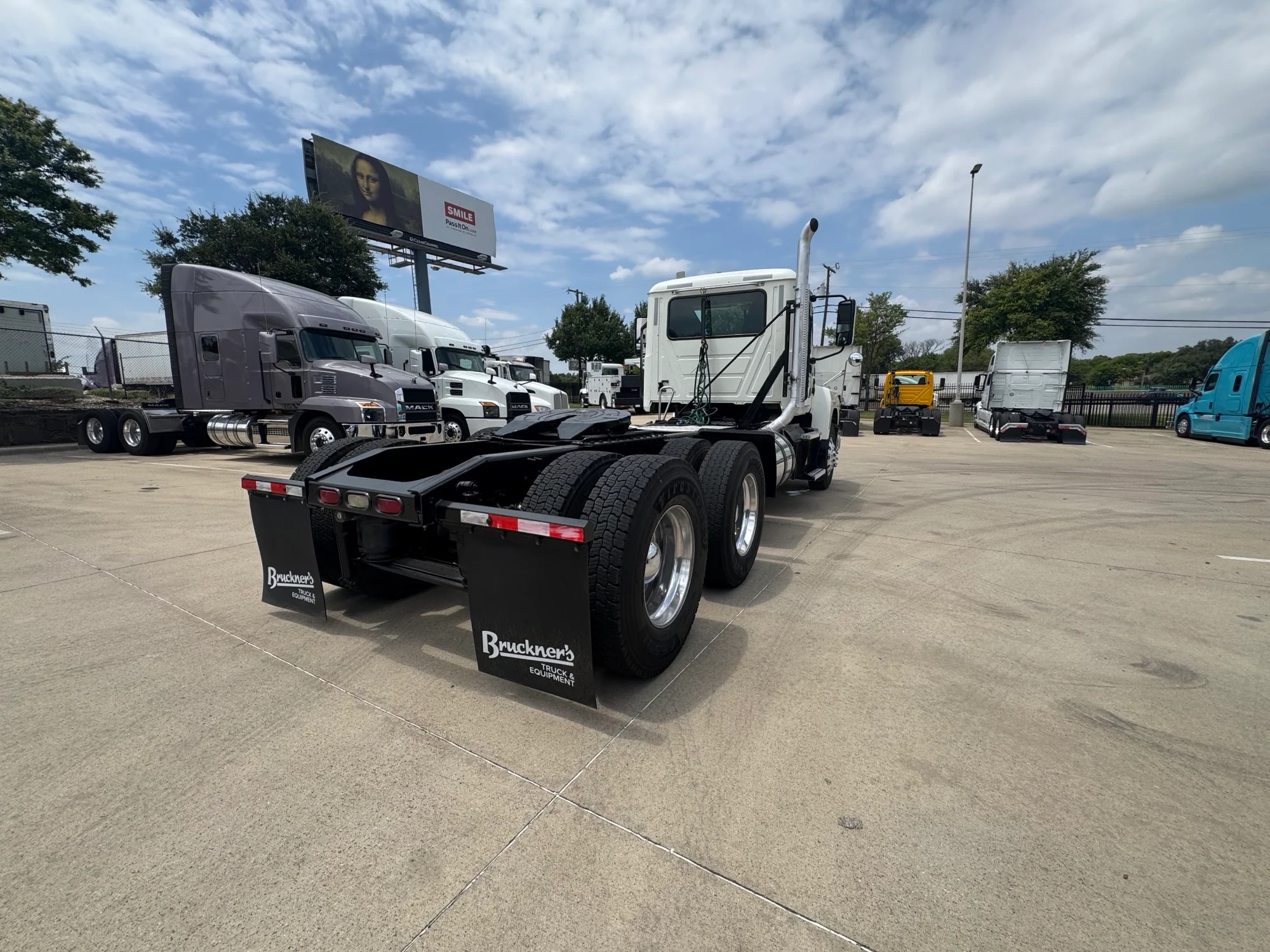 2020 Mack Pinnacle in TX — photo 8