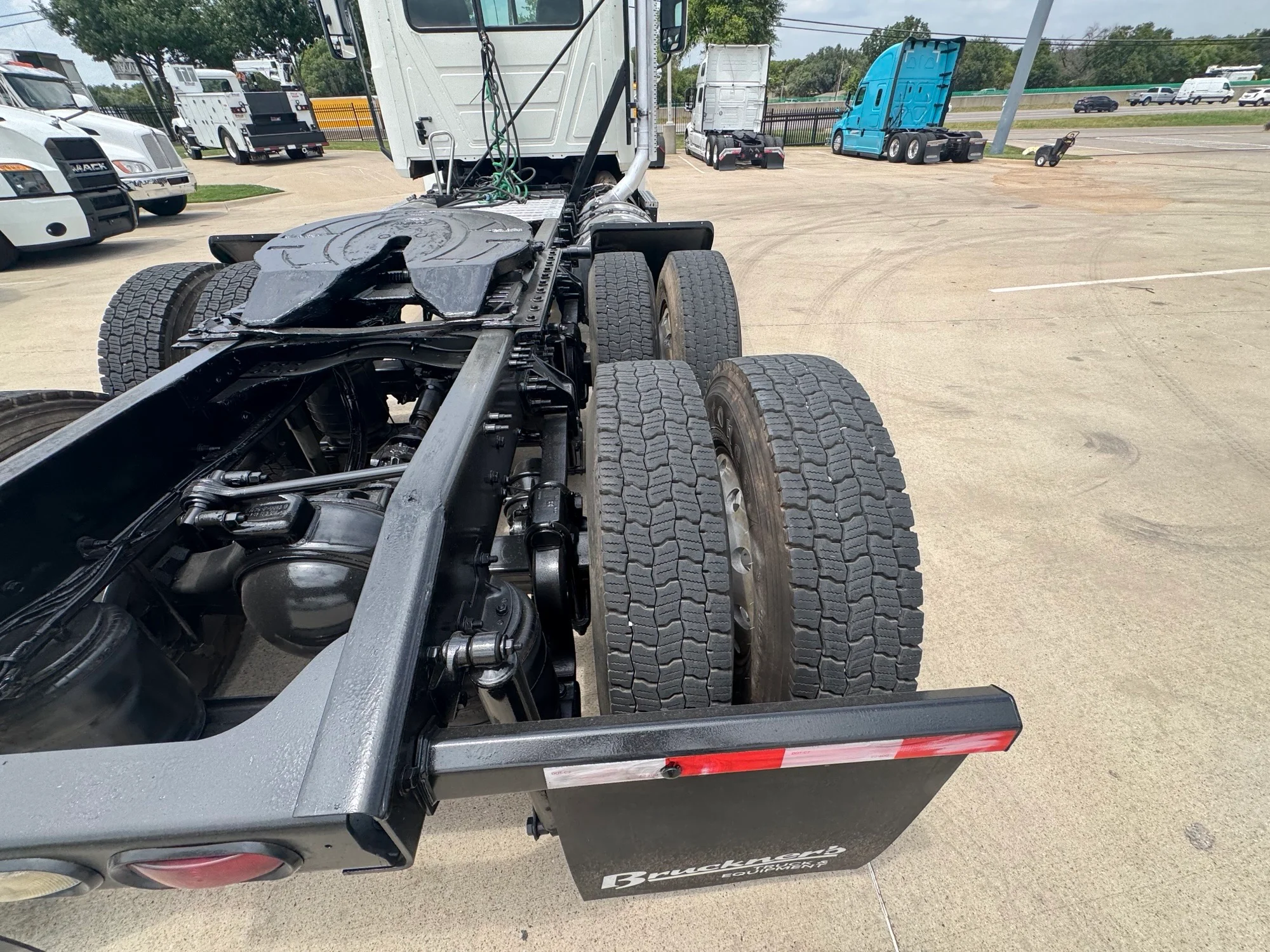 2020 Mack Pinnacle in TX — photo 7