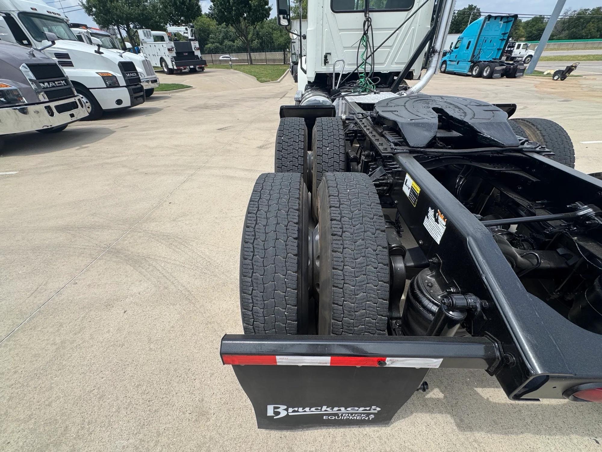 2020 Mack Pinnacle in TX — photo 5