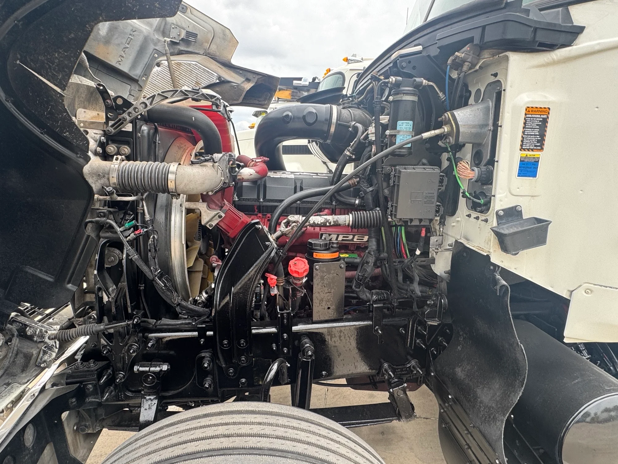 2020 Mack Pinnacle in TX — photo 18