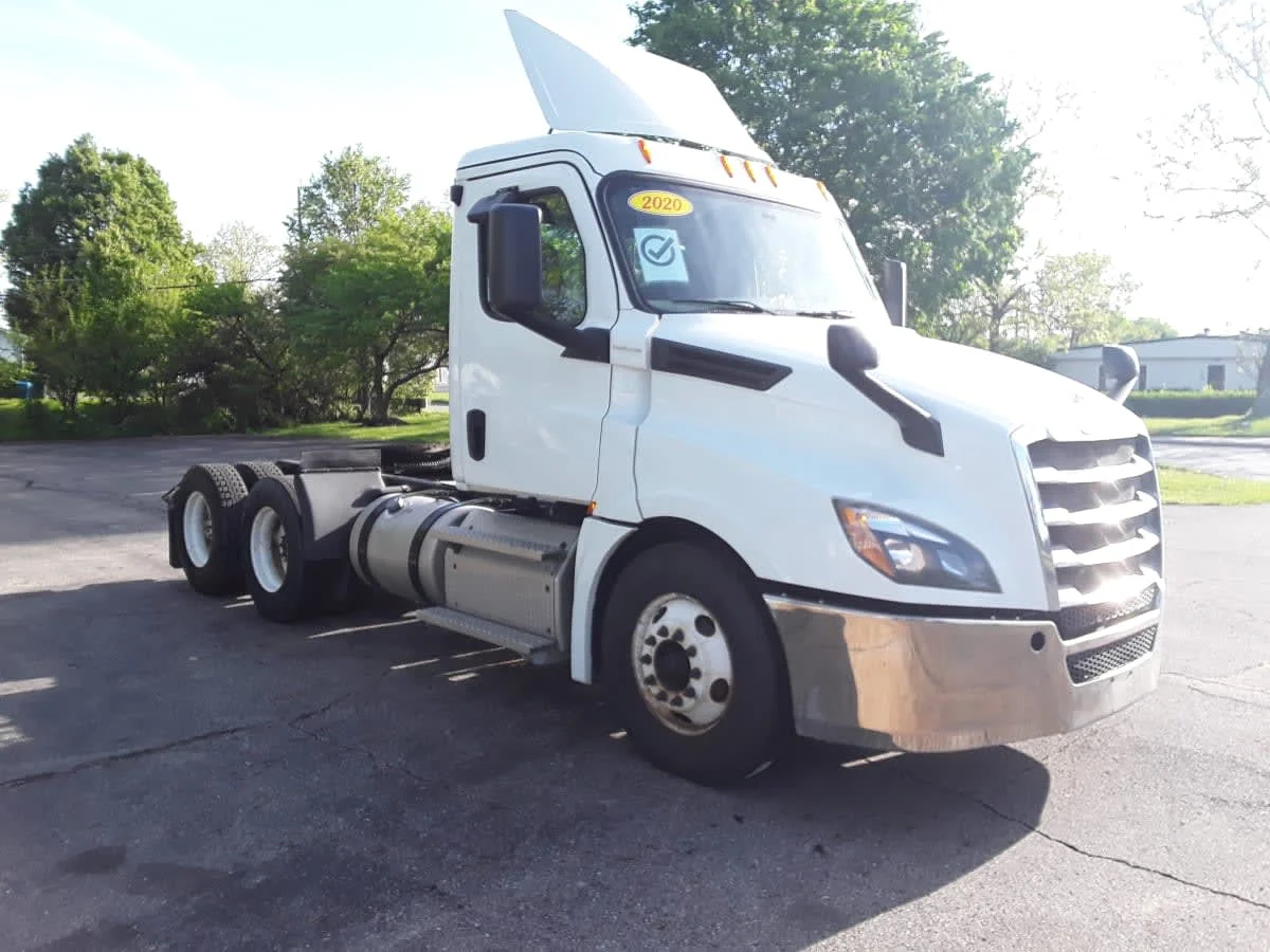 2020 Freightliner Cascadia in Hilliard, OH — photo 3