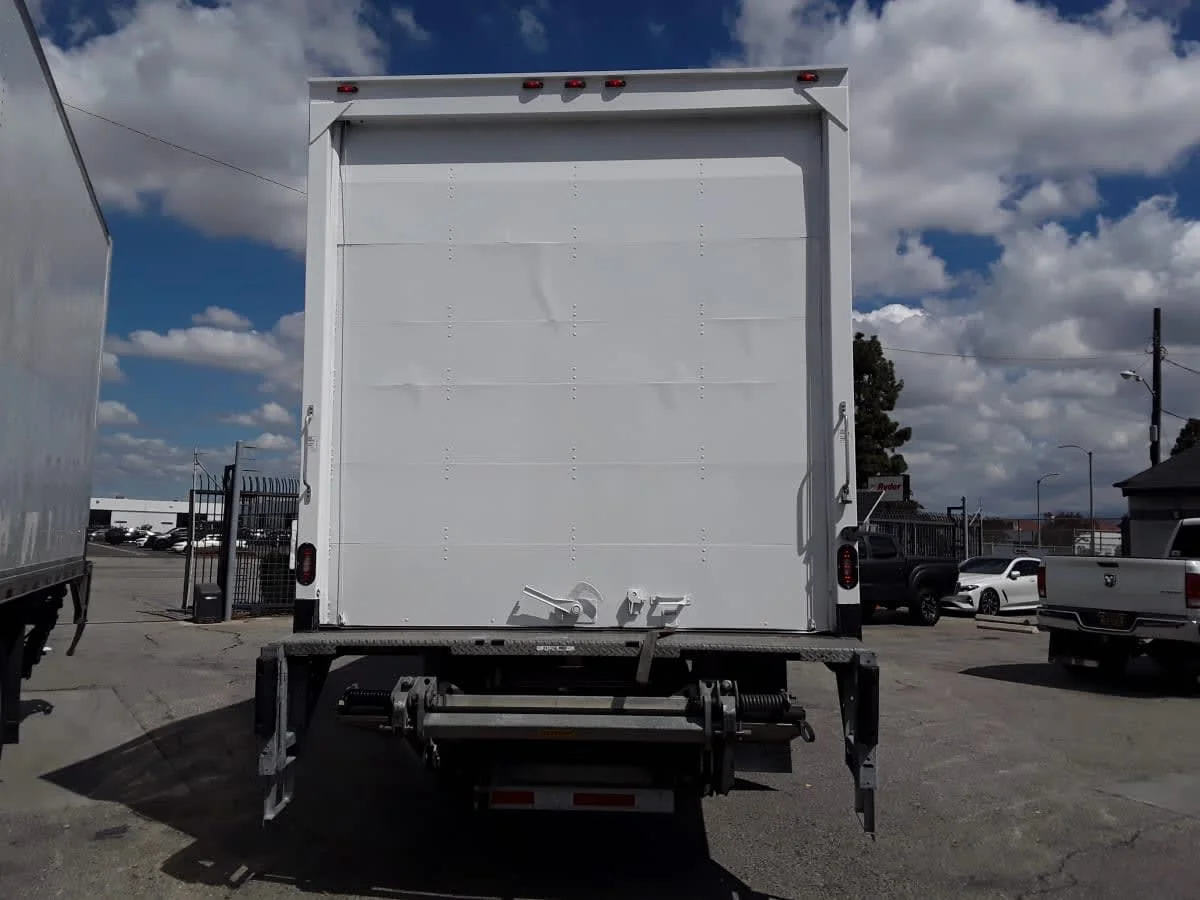 2019 International 4300 in Montebello, CA — photo 5