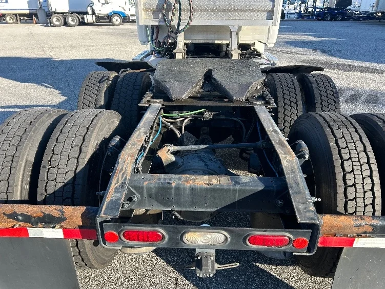 2018 Freightliner Cascadia - image 6