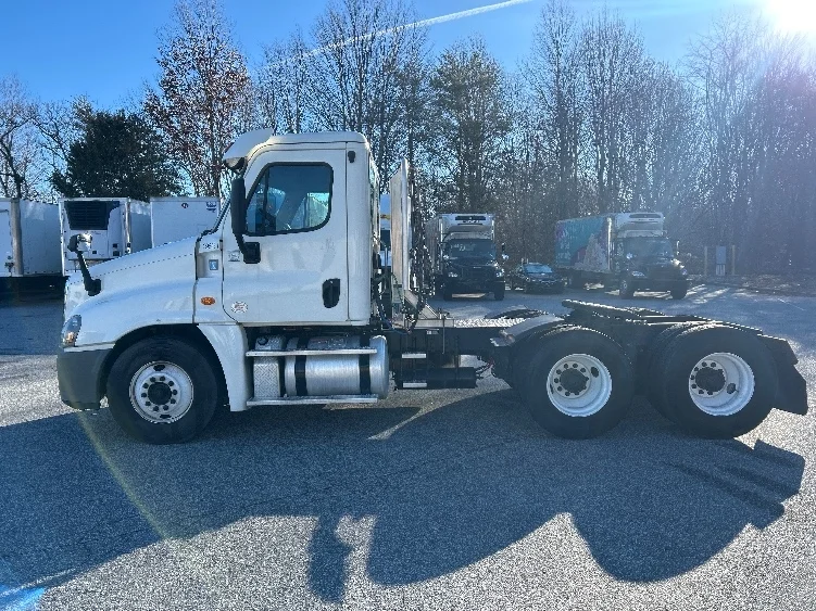 2018 Freightliner Cascadia in Greensboro, NC — photo 4
