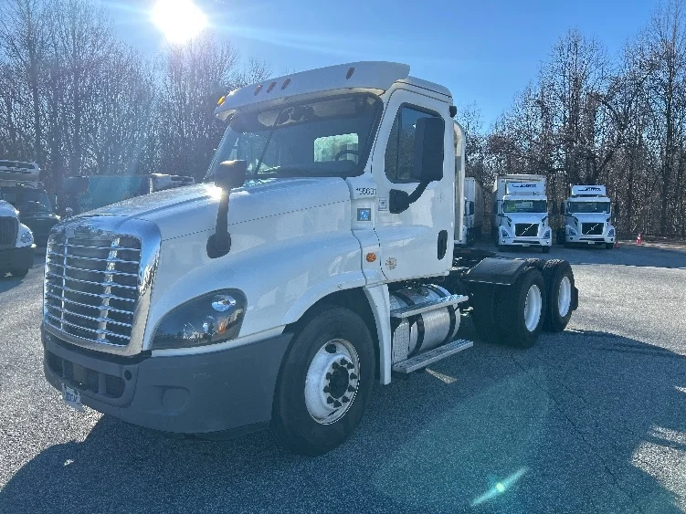 2018 Freightliner Cascadia in Greensboro, NC — photo 3
