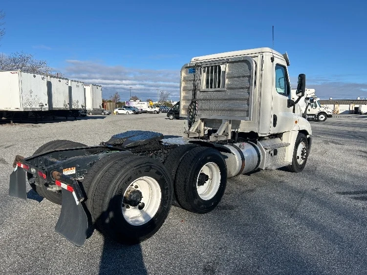 2018 Freightliner Cascadia in Greensboro, NC — photo 7
