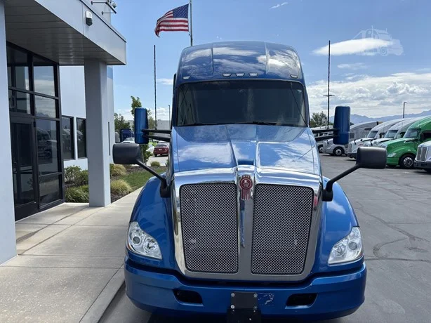 2022 Kenworth T680 in Salt Lake City, UT — photo 7