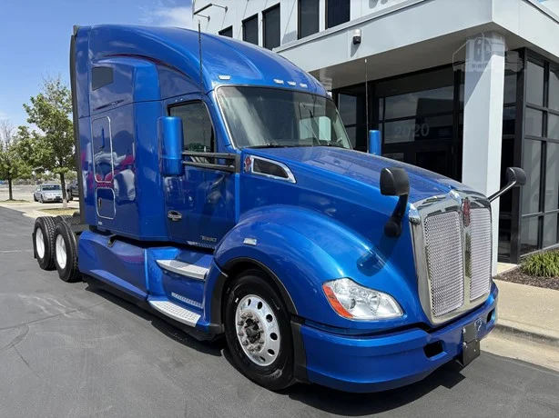 2022 Kenworth T680 in Salt Lake City, UT — photo 3