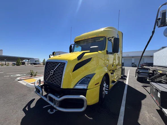 2022 Volvo VNL 760