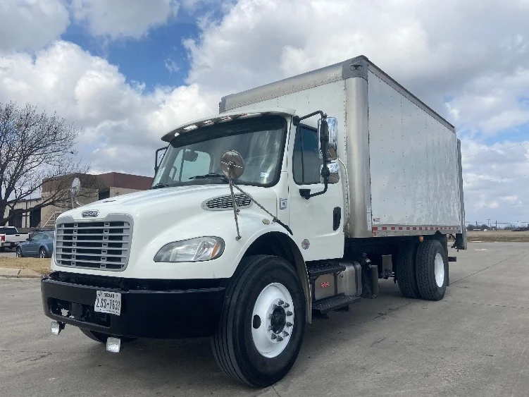 2020 Freightliner M2 106 - image 3