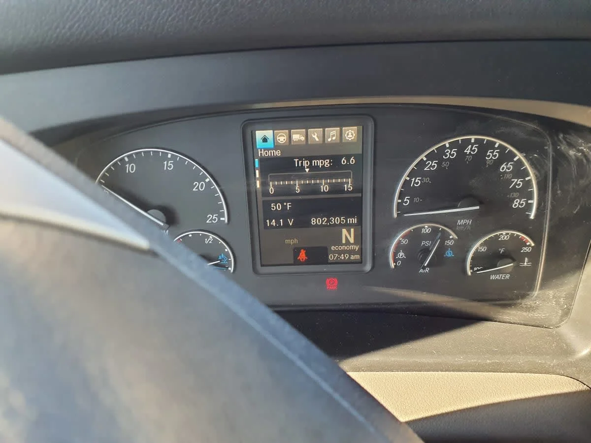 2020 Freightliner Cascadia in Springfield, MA — photo 10