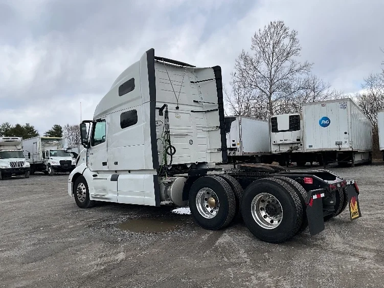 2023 Volvo VNL 760 - image 5