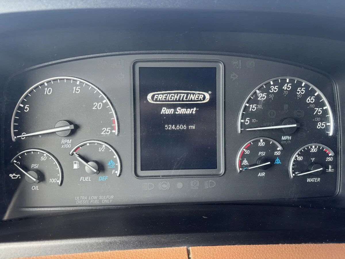 2022 Freightliner Cascadia — photo 20