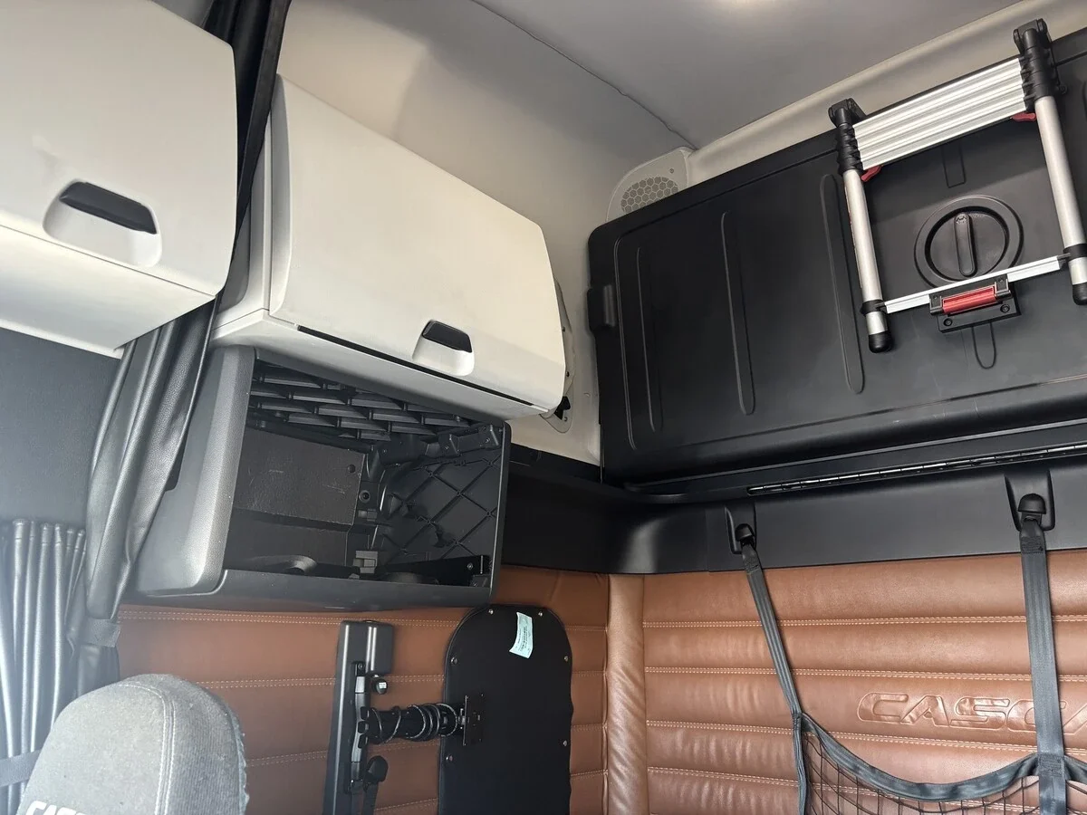 2022 Freightliner Cascadia — photo 13
