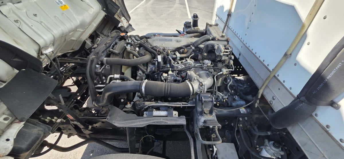 2020 Isuzu NPR - image 10