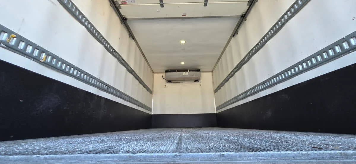 2020 Isuzu NPR - image 9