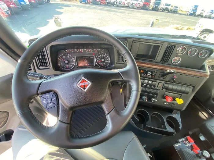 2026 International HX - image 13