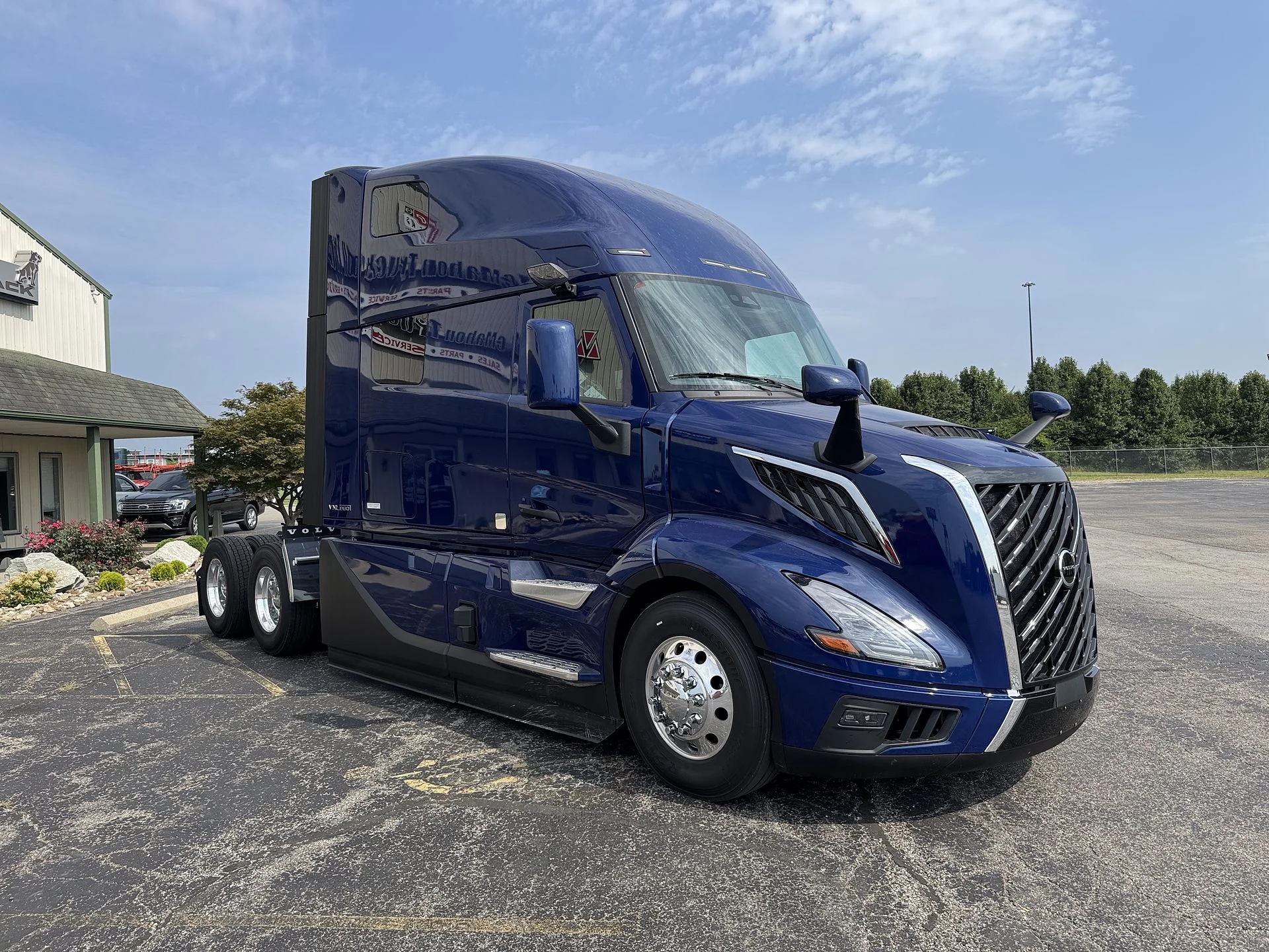 2027 Volvo in Clarksville, IN — photo 5