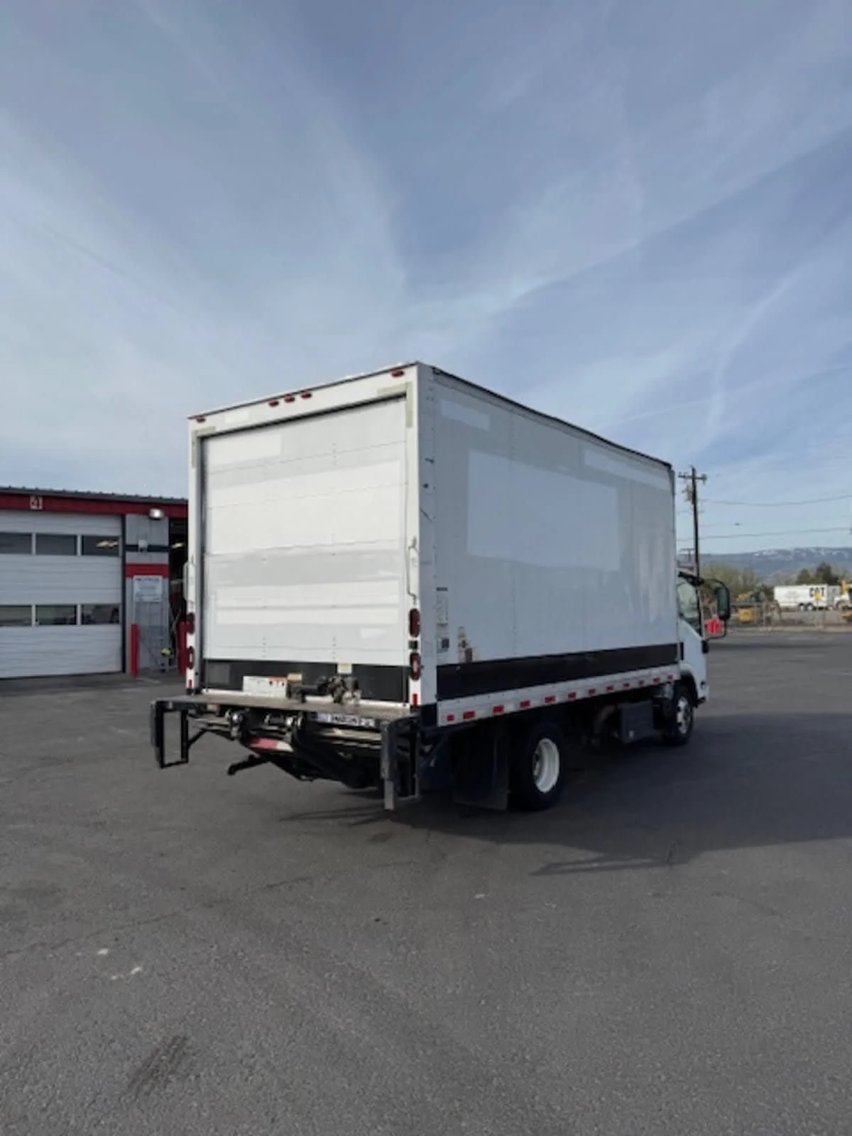 2019 Isuzu NPR - image 4