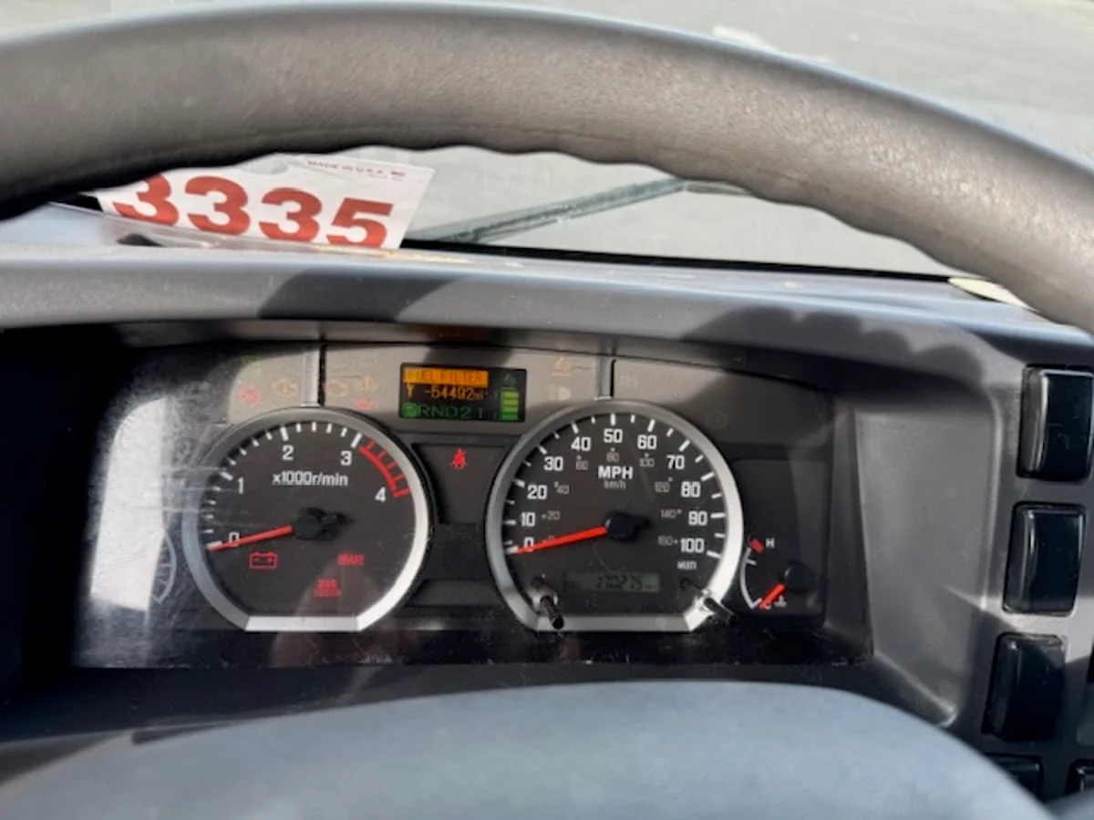 2019 Isuzu NPR - image 10