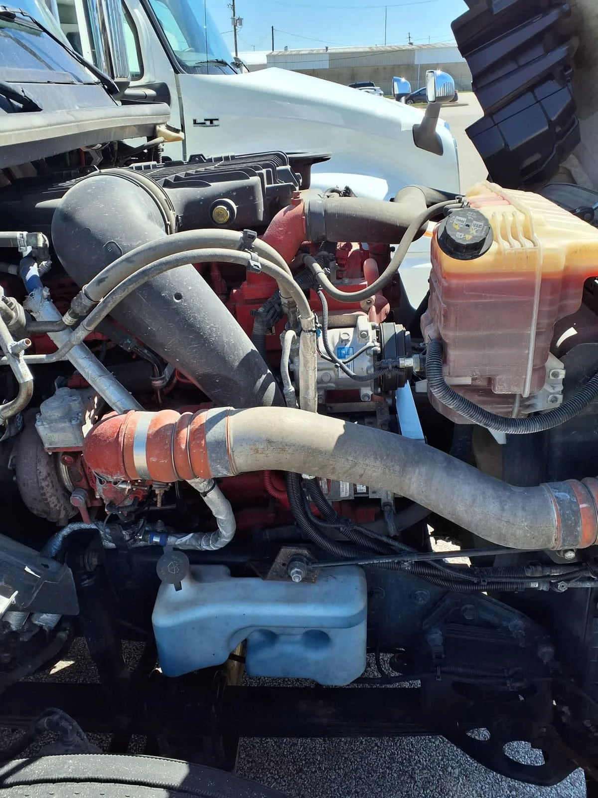 2019 International LT in Cleveland, OH — photo 10