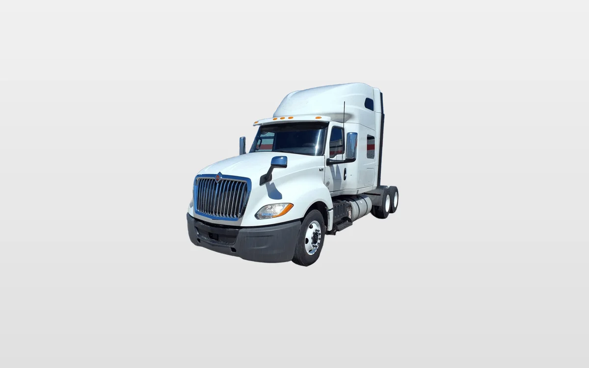 2019 International LT - image 1