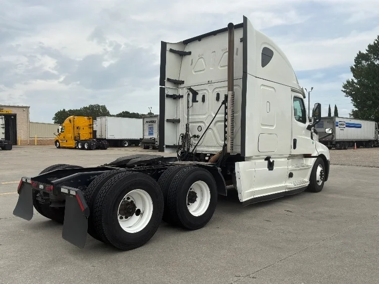 2020 Freightliner Cascadia in Montgomery, AL — photo 7
