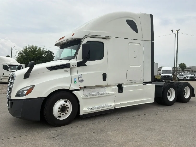 2020 Freightliner Cascadia in Montgomery, AL — photo 3