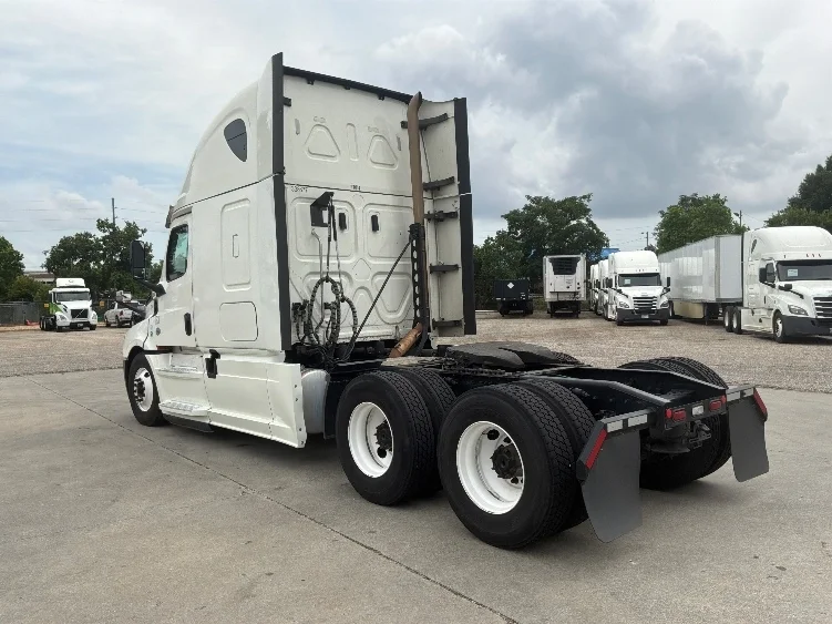2020 Freightliner Cascadia in Montgomery, AL — photo 5