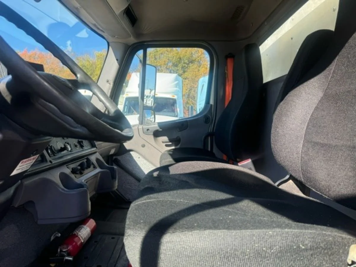 2017 Freightliner M2 106 in Springfield, MA — photo 11