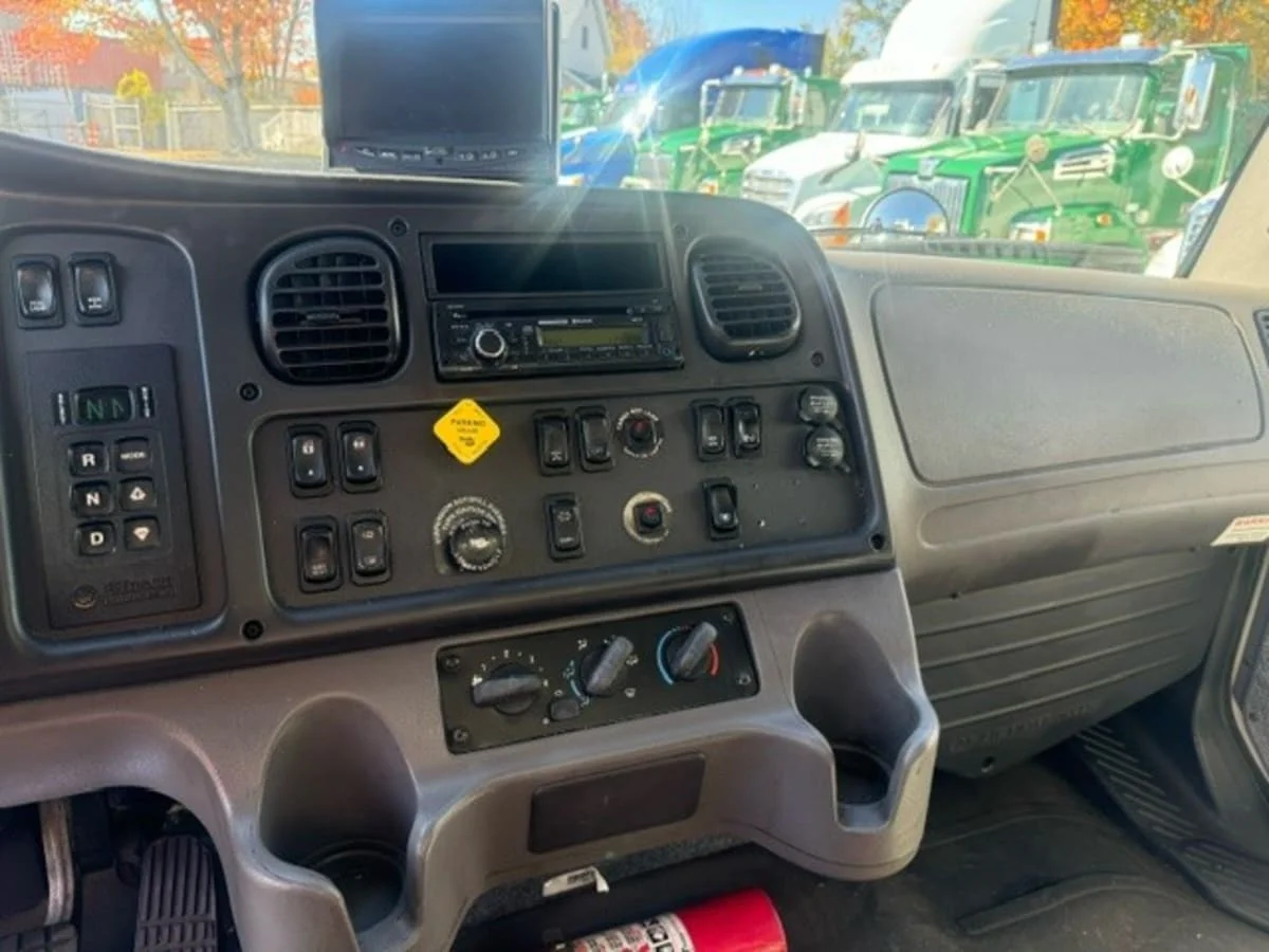 2017 Freightliner M2 106 in Springfield, MA — photo 7
