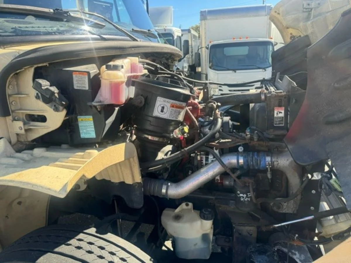 2017 Freightliner M2 106 in Springfield, MA — photo 12