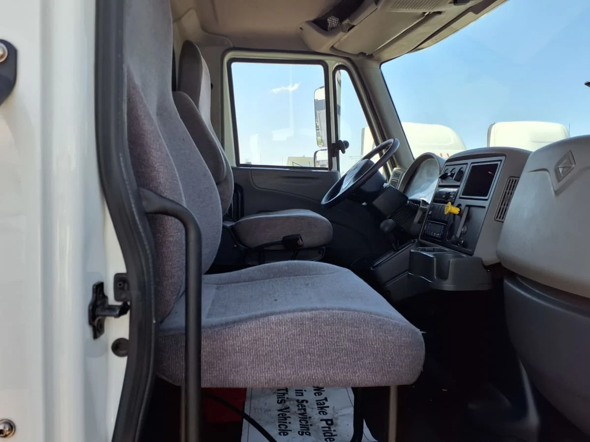 2019 International 4300 in Phoenix, AZ — photo 7