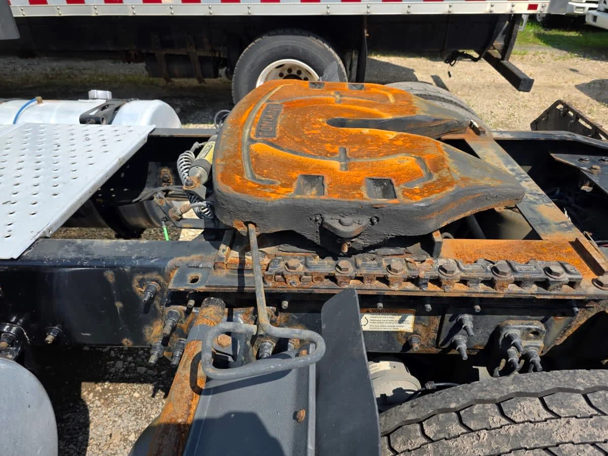 2019 Freightliner Cascadia - image 11