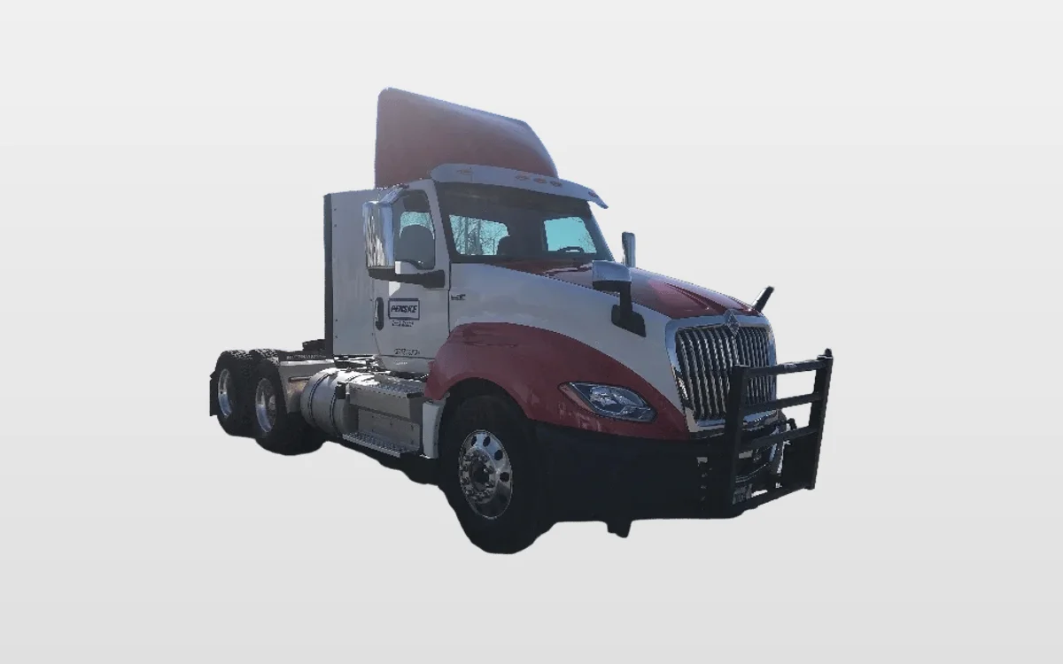 2019 International LT - image 1