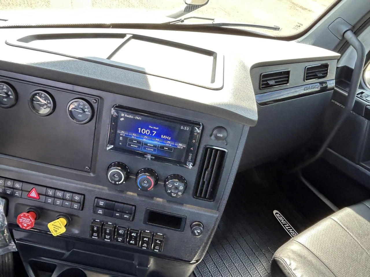 2027 Freightliner Cascadia in Spokane, WA — photo 7