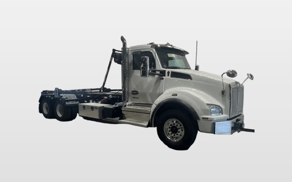 2026 Kenworth T880 - image 1