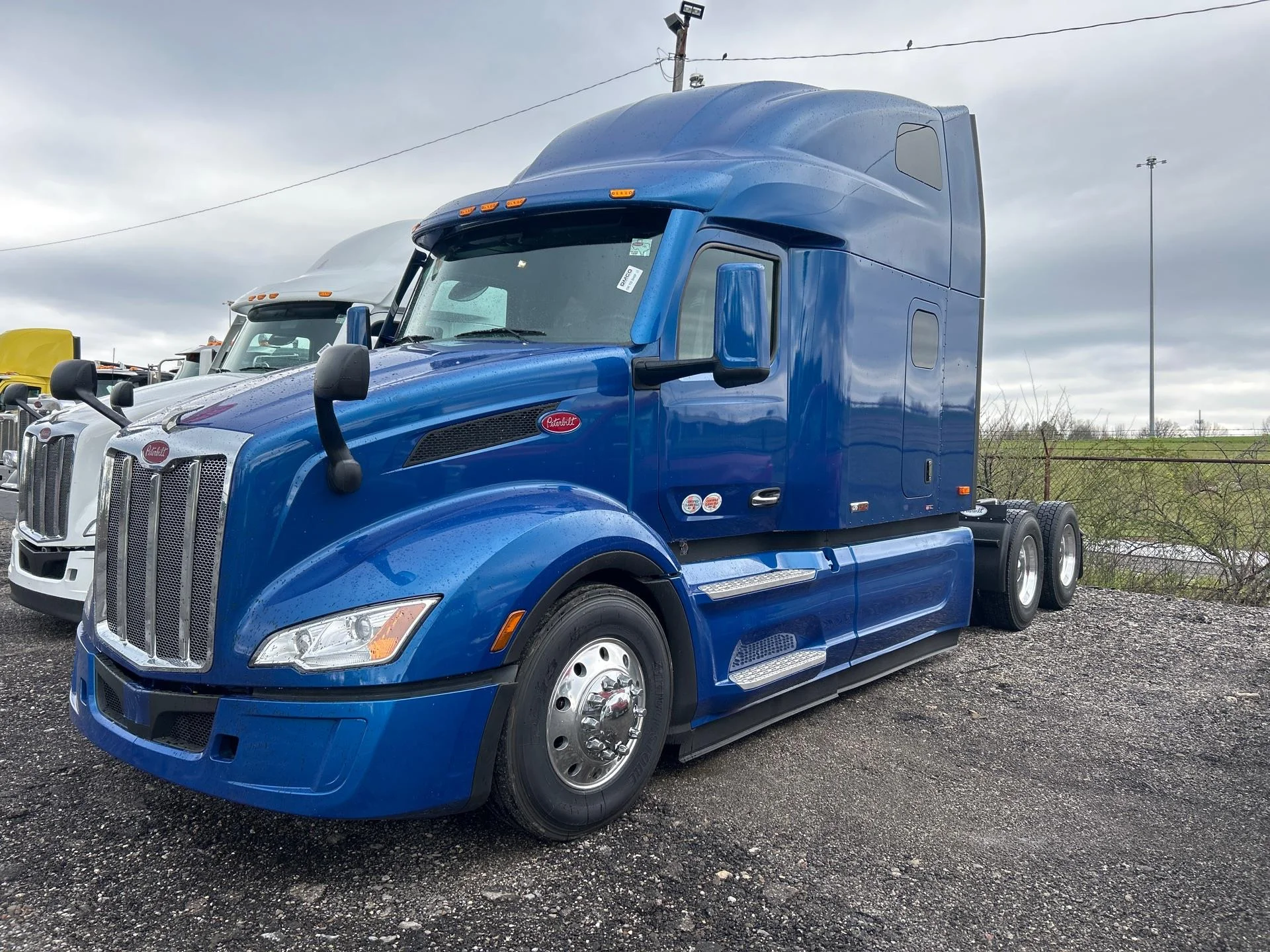 2027 Peterbilt 579 in Youngstown, OH — photo 2