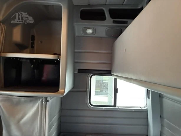 2022 Peterbilt 389 in Portland, OR — photo 27