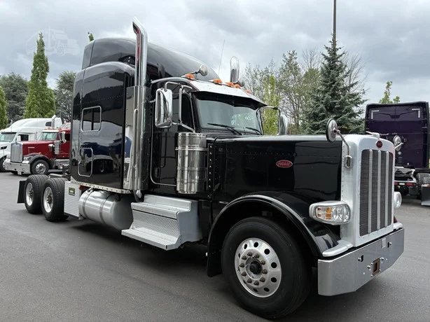 2022 Peterbilt 389 in Portland, OR — photo 3