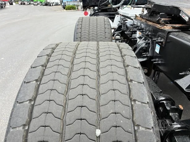 2022 Peterbilt 389 in Portland, OR — photo 8