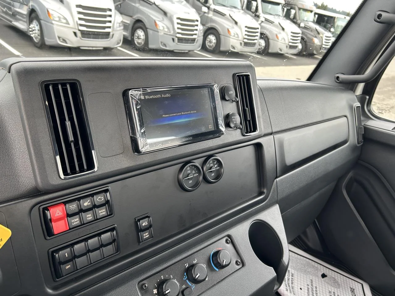 2025 Freightliner M2 106 in Pacific, WA — photo 7