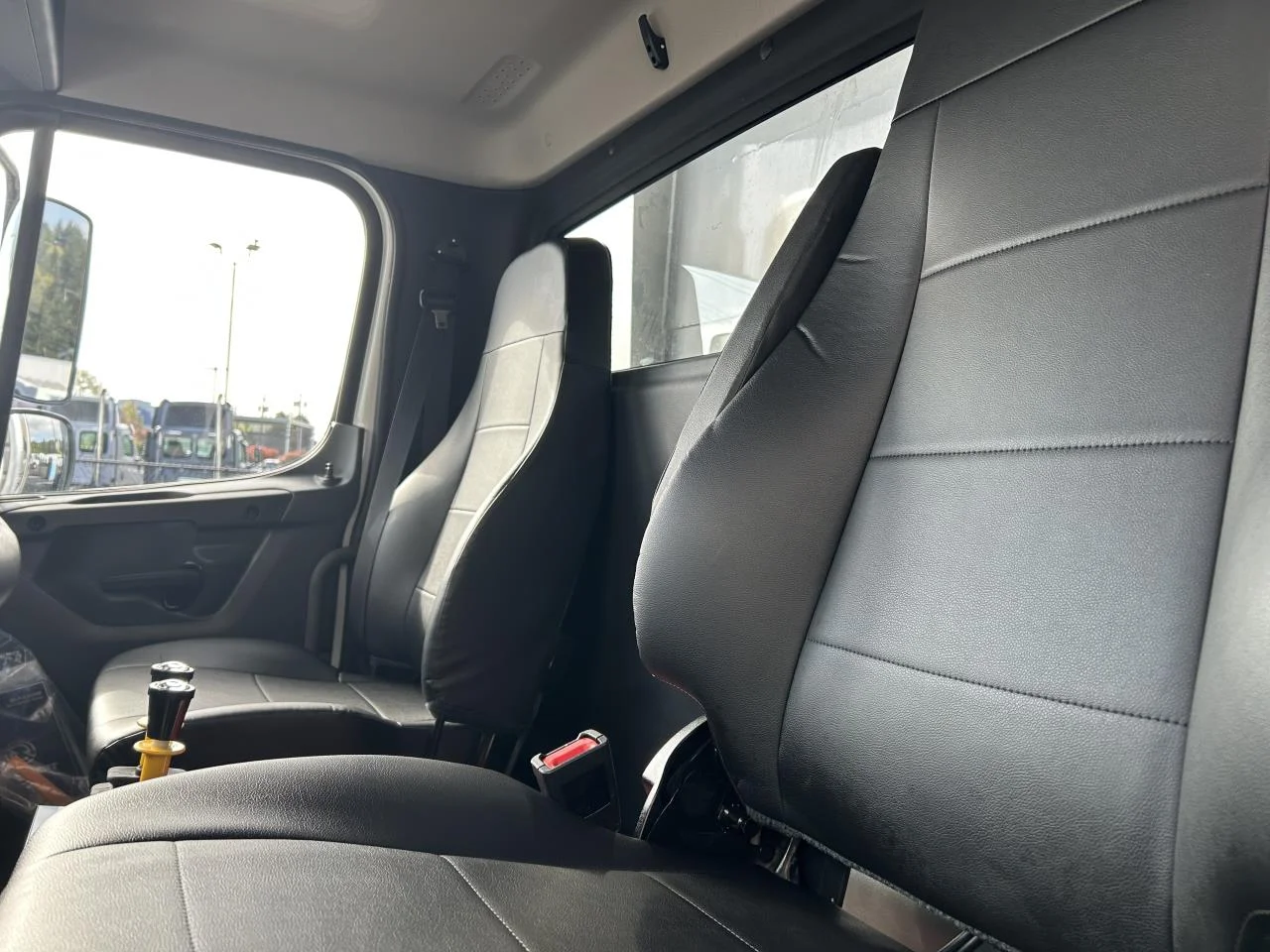 2026 Freightliner 114SD - image 6