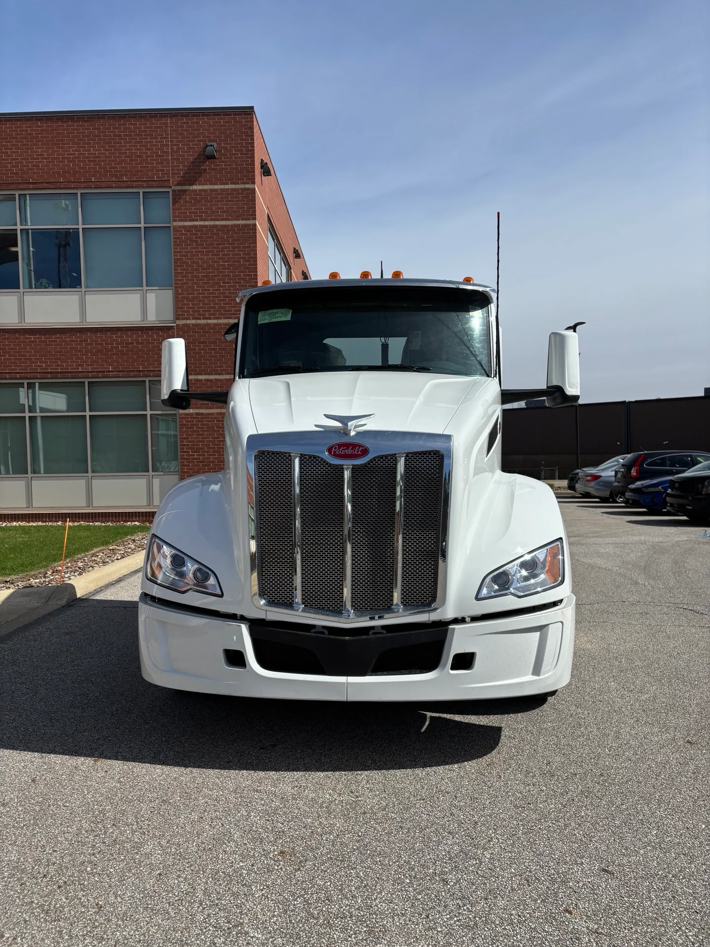 2027 Peterbilt 579 in Broadview Hts, OH — photo 3