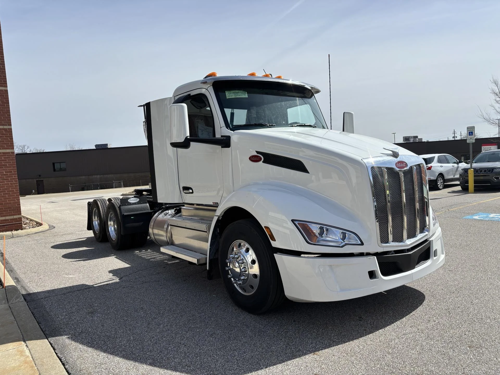 2027 Peterbilt 579 in Broadview Hts, OH — photo 4
