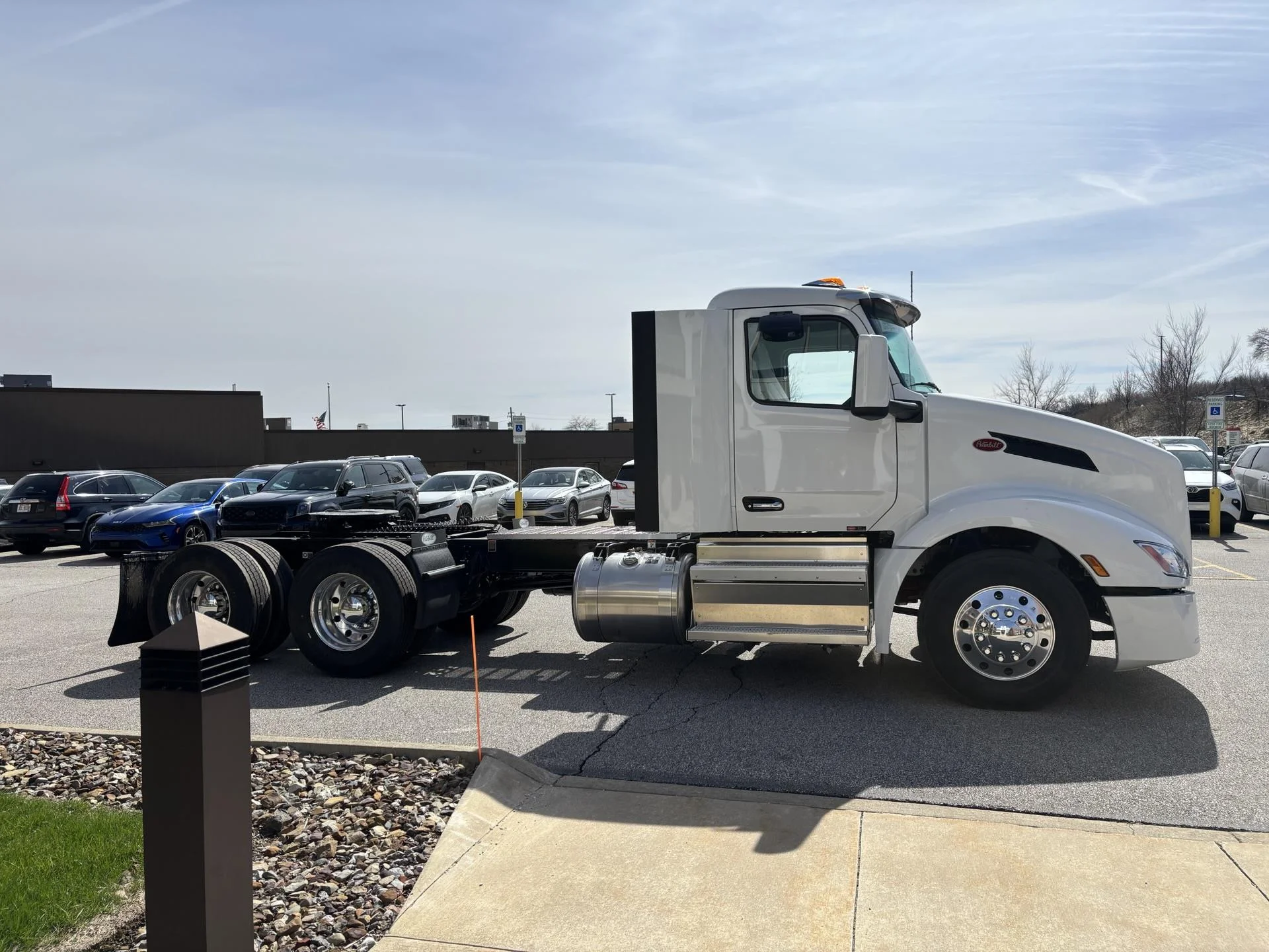 2027 Peterbilt 579 in Broadview Hts, OH — photo 5