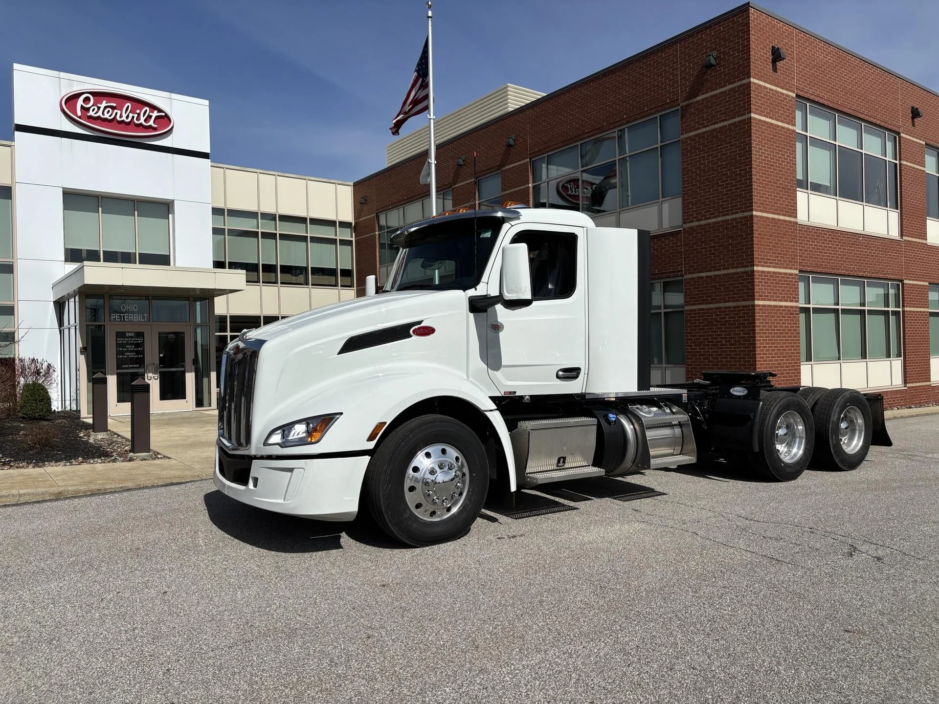2027 Peterbilt 579 in Broadview Hts, OH