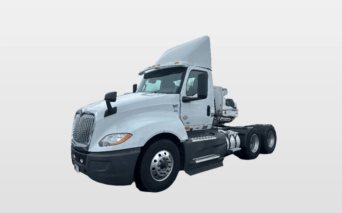 2020 International LT - image 1