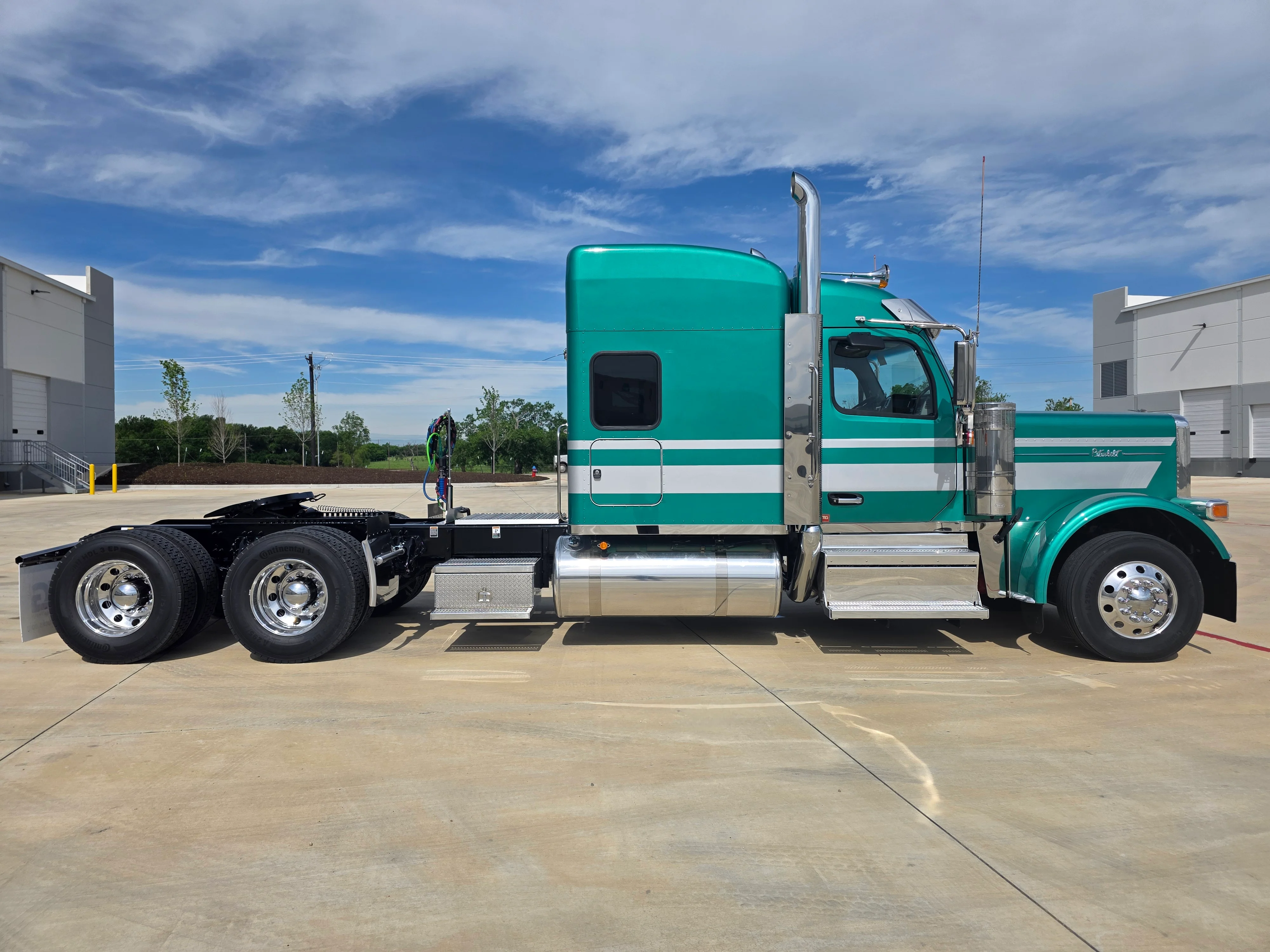 2027 Peterbilt 589 — photo 6